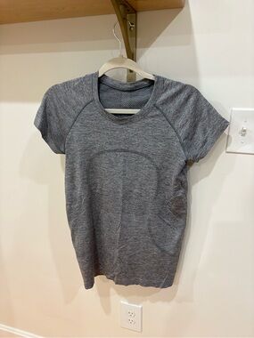 lululemon athletica Heather Gray Short-Sleeve Performance Tee